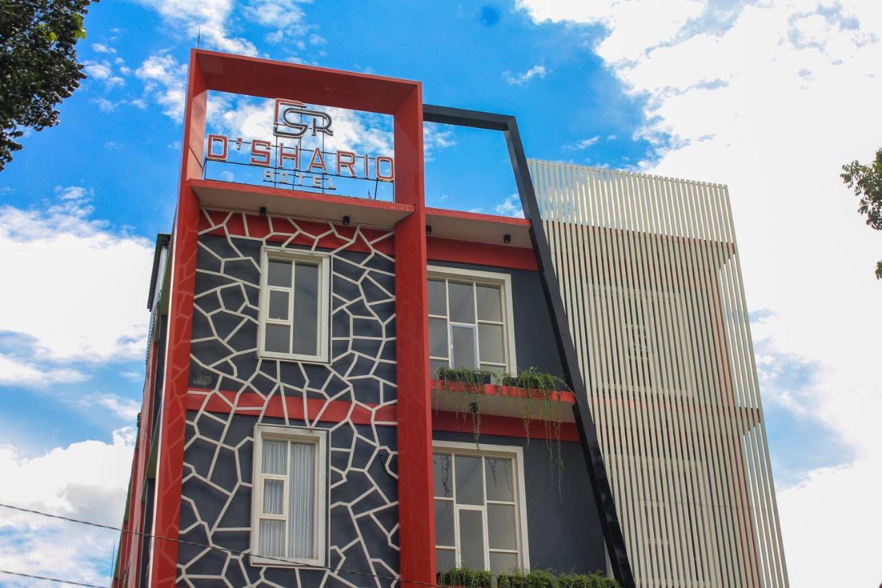 D'Shario Hotel Kepanjen Malang Exterior foto